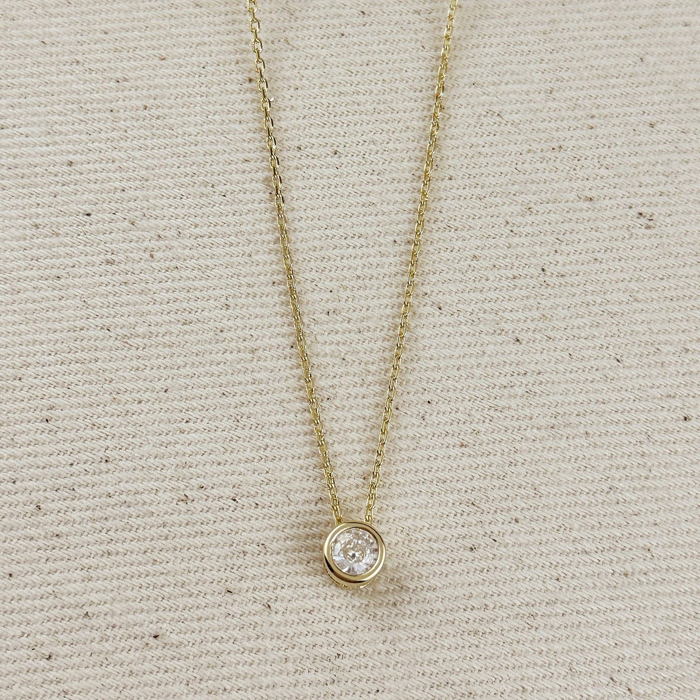 Collar solitario Estelle
