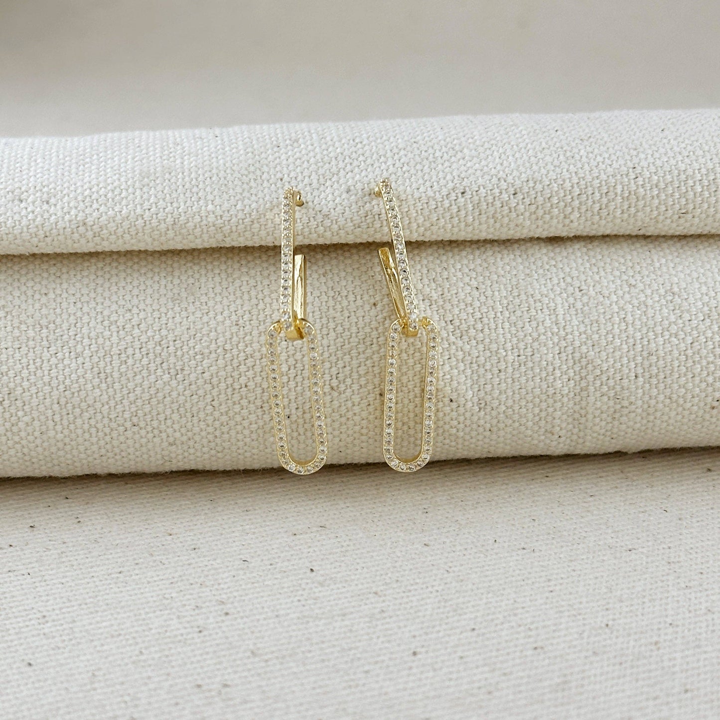 Isla Paperclip Drops